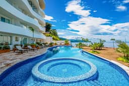 Blue Horizon 802 at Residences
