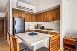 Sapphire Shores at Harbor Torre Norte 104