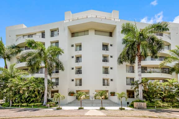 Nitta Condo # 302