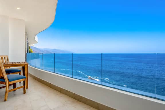Blue Horizon 401bis at Residences