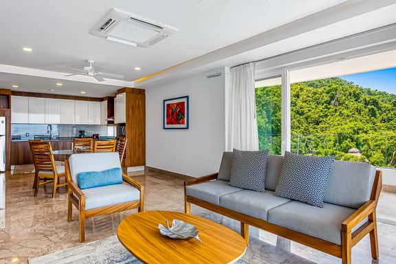 Blue Horizon 804 at Residences