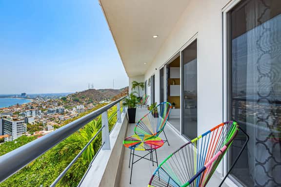 Penthouse Gardenias