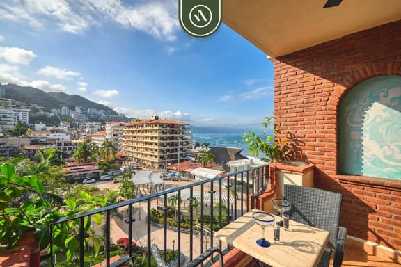 606 Plaza Mar