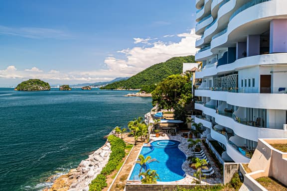 Blue Horizon 1102 at Residences - Image 1