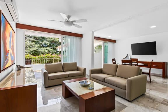 Grand Miramar B105